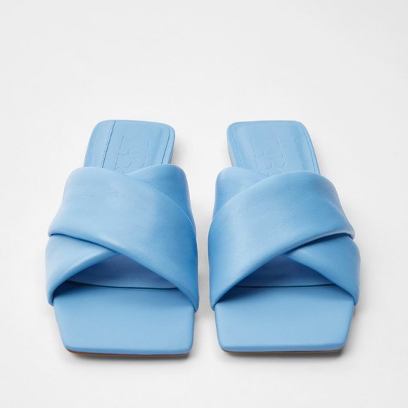 NWOT Padded Flat Leather Zara Sandals - Picture 2 of 10